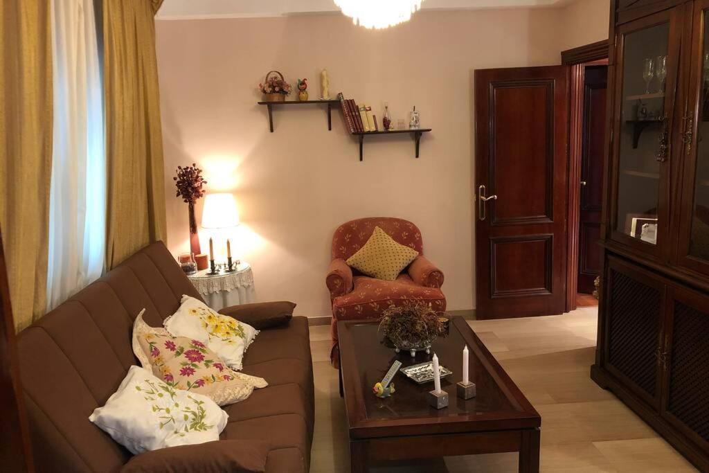 Casa En Granada Con Hermoso Jardin, Parking Calle Luaran gambar